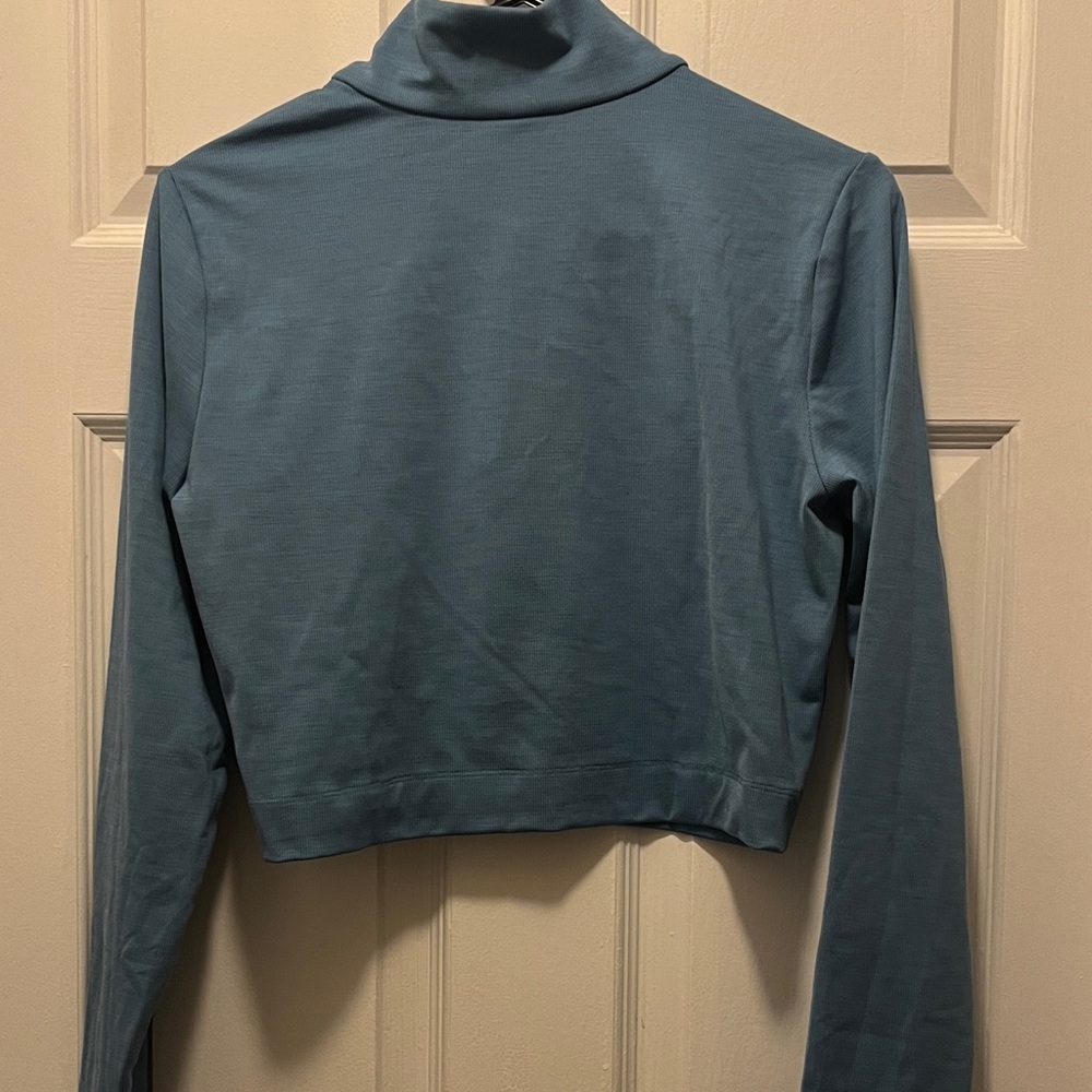 Vuori Blue Women's crop half zip size XL - Picture 7 of 10